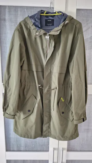 Gabardina Bershka verde mujer