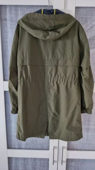 Gabardina Bershka verde mujer