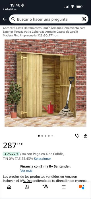 Caseta de madera para exterior y escalera