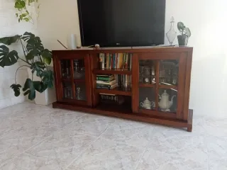 Vitrina aparador madera y cristal