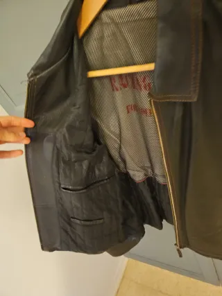 Chaqueta de cuero marrón