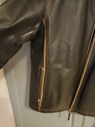 Chaqueta de cuero marrón