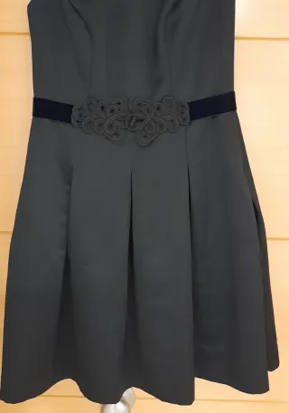 Vestido negro con detalles de tul