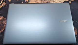 Acer E5-571G-55QT Intel i5 8GB DDR3-SSD 256 MB.