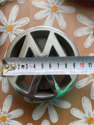 Logo Parrilla Delantera VW Golf III