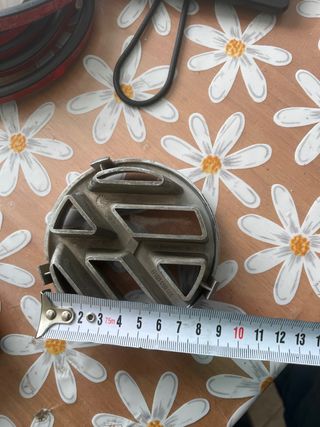 Logo Parrilla Delantera VW Golf III