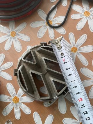 Logo Parrilla Delantera VW Golf III