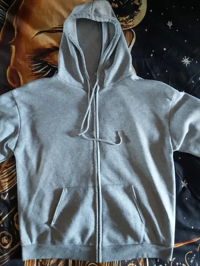 Chaqueta chándal gris con cremallera