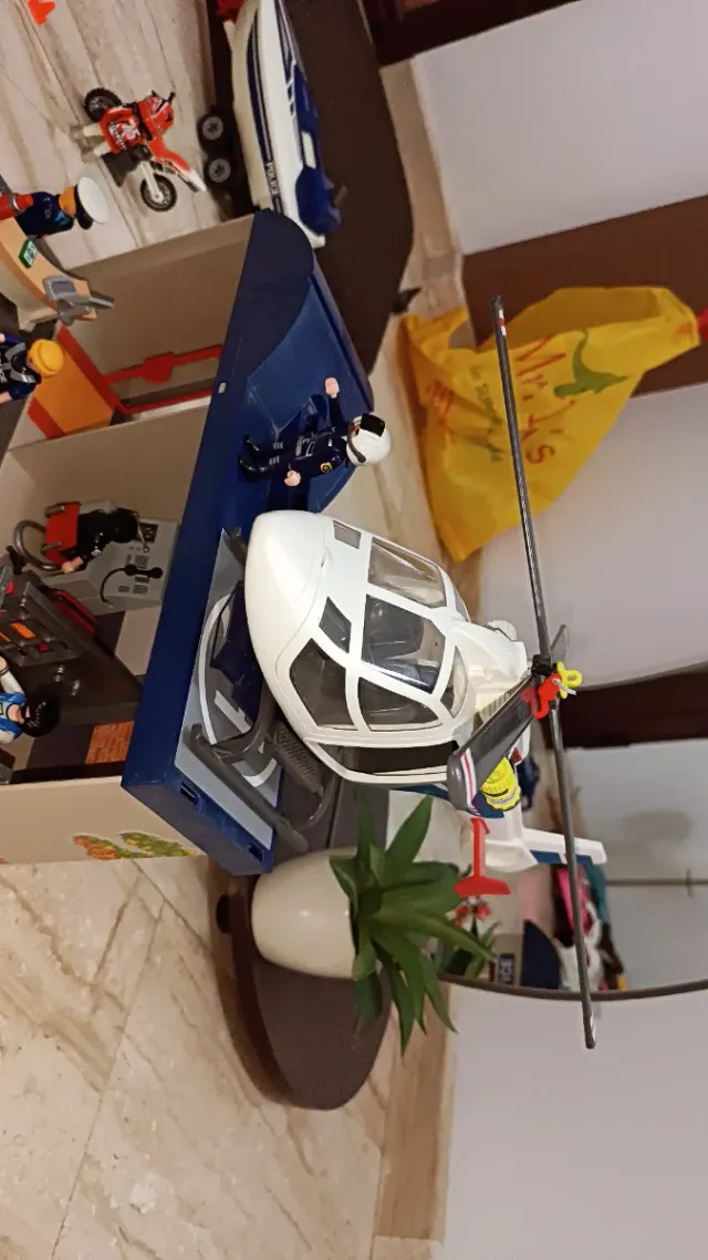 Comisaría Policía Playmobil+coches+elicoptero...