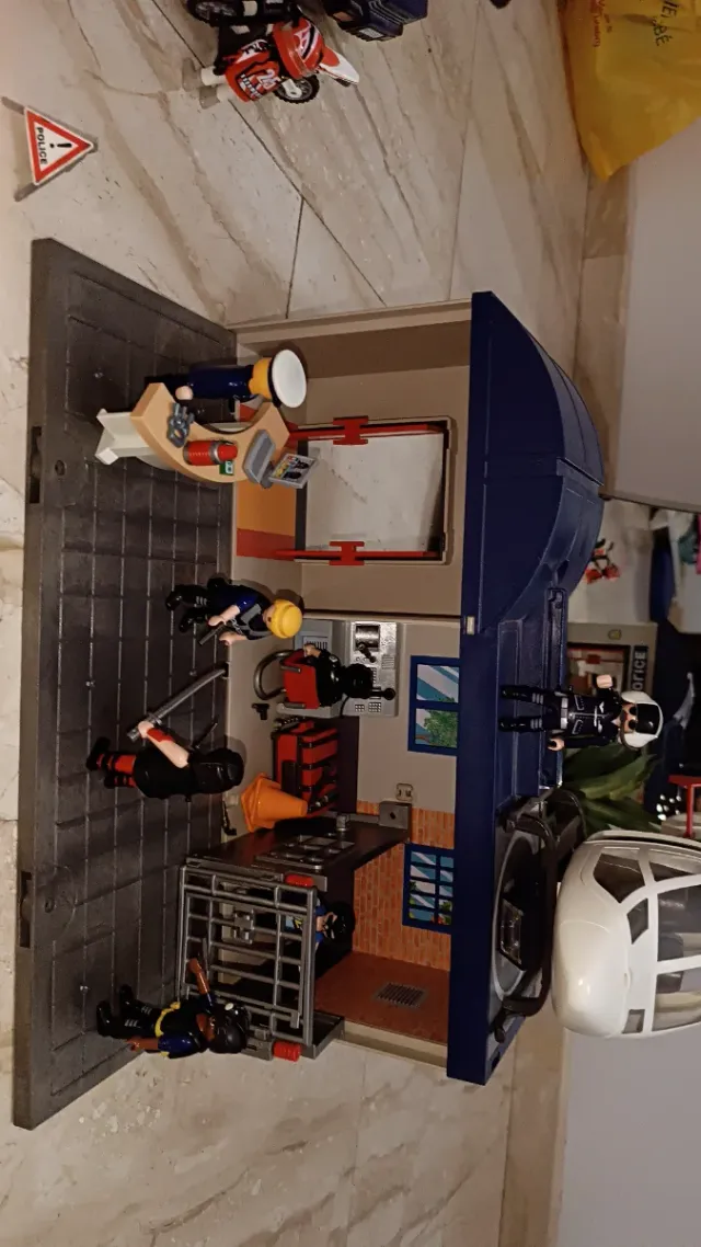 Comisaría Policía Playmobil+coches+elicoptero...