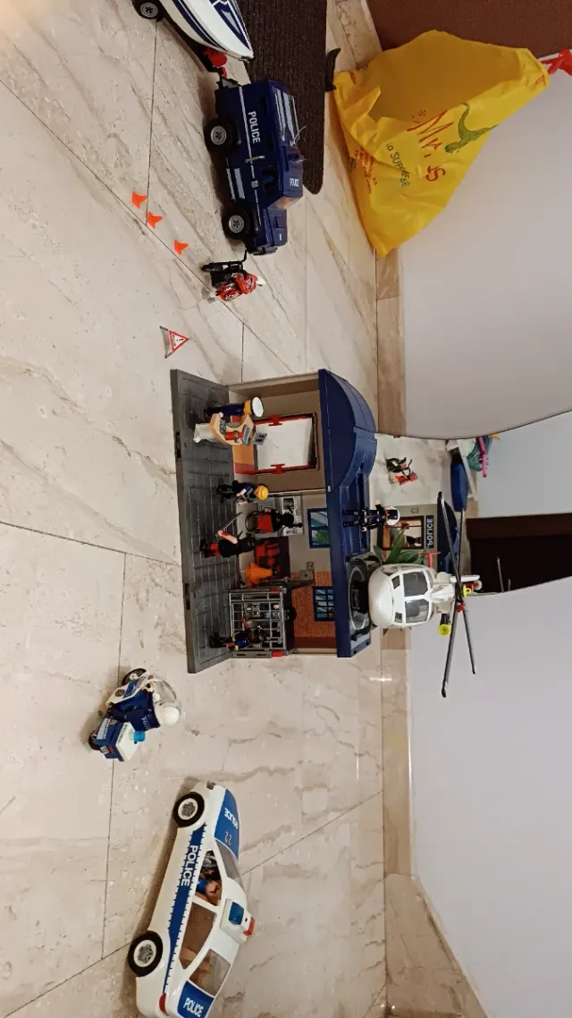 Comisaría Policía Playmobil+coches+elicoptero...