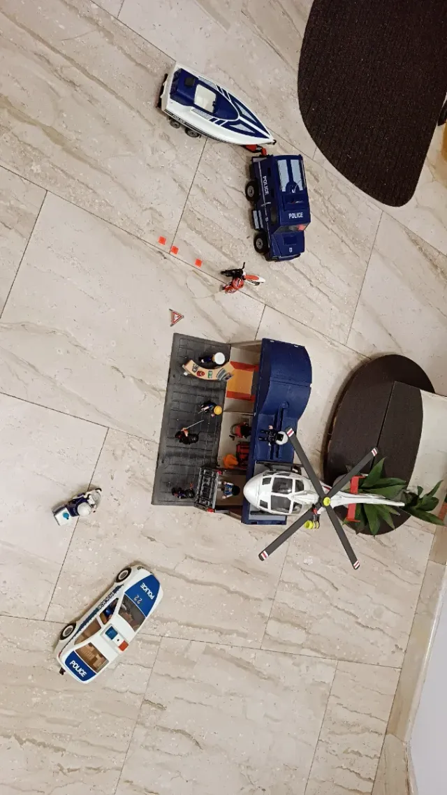 Comisaría Policía Playmobil+coches+elicoptero...