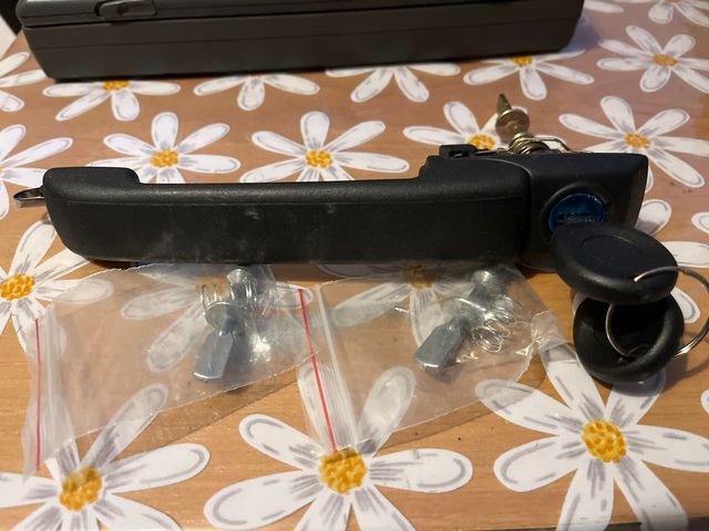 Tirado de puerta con varias medidas de espátula