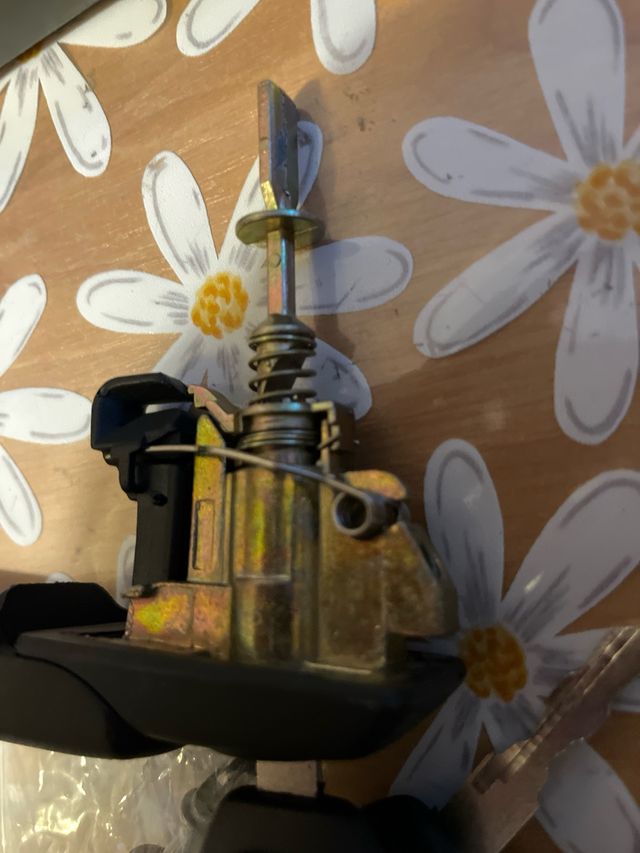 Tirado de puerta con varias medidas de espátula