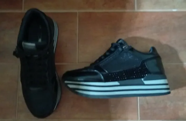 Sneakers donna nere con platform