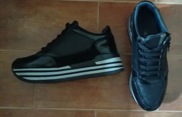 Sneakers donna nere con platform