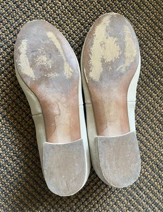 Bailarinas doradas y beige