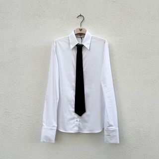 Camicia Aniye By bianca con cravatta nera