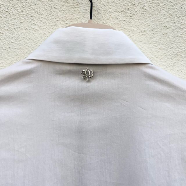 Camicia Aniye By bianca con cravatta nera