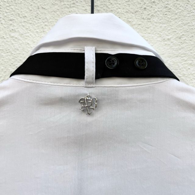 Camicia Aniye By bianca con cravatta nera