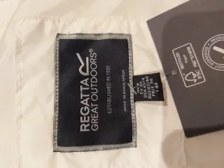 Cazadora acolchada blanca