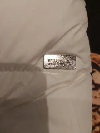 Cazadora acolchada blanca