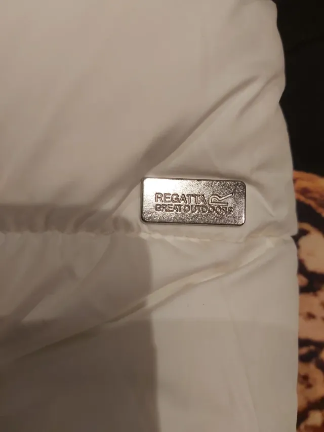 Cazadora acolchada blanca