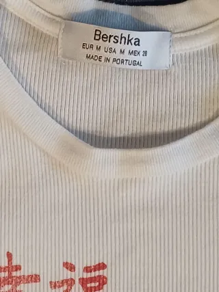 Camiseta Bershka dragón chino