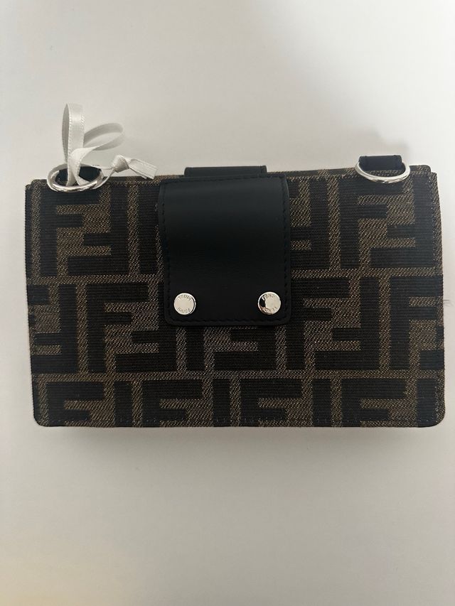 Pochette Fendi Zucca