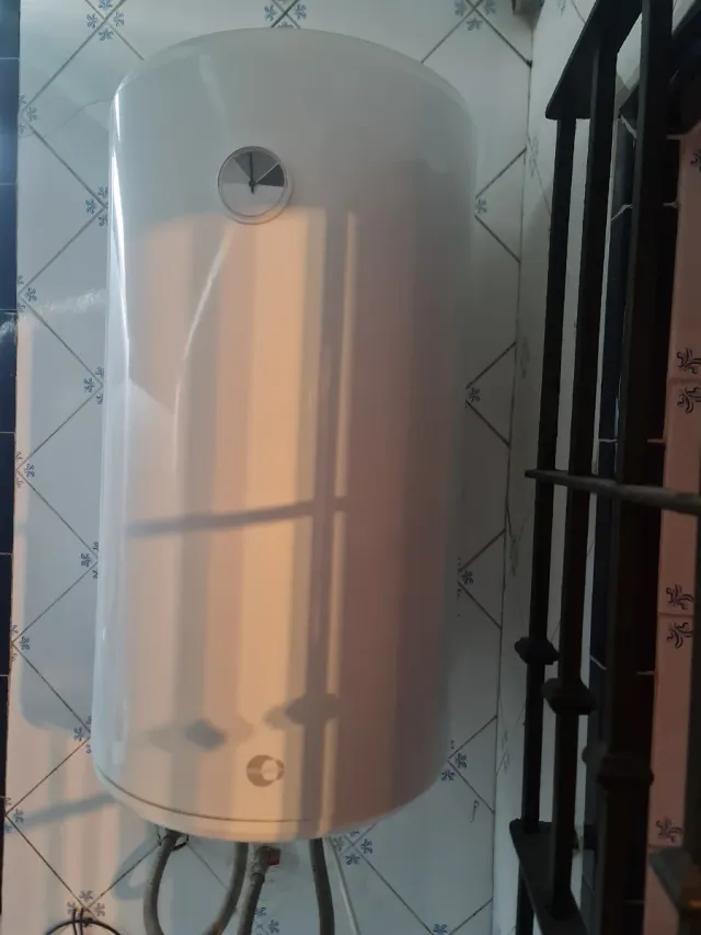 Termo eléctrico blanco