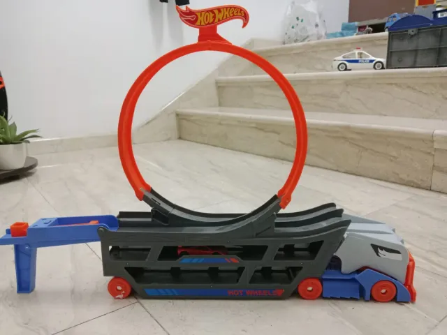 Pista Hot Wheels con coches