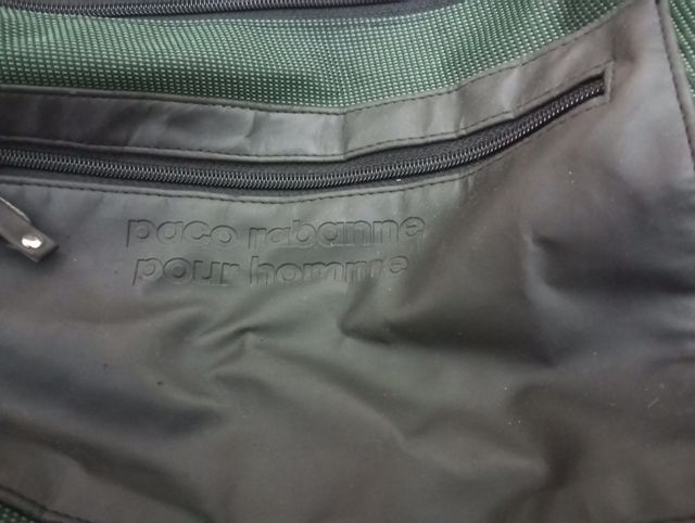 Bolsa de viaje Paco Rabanne verde y negra