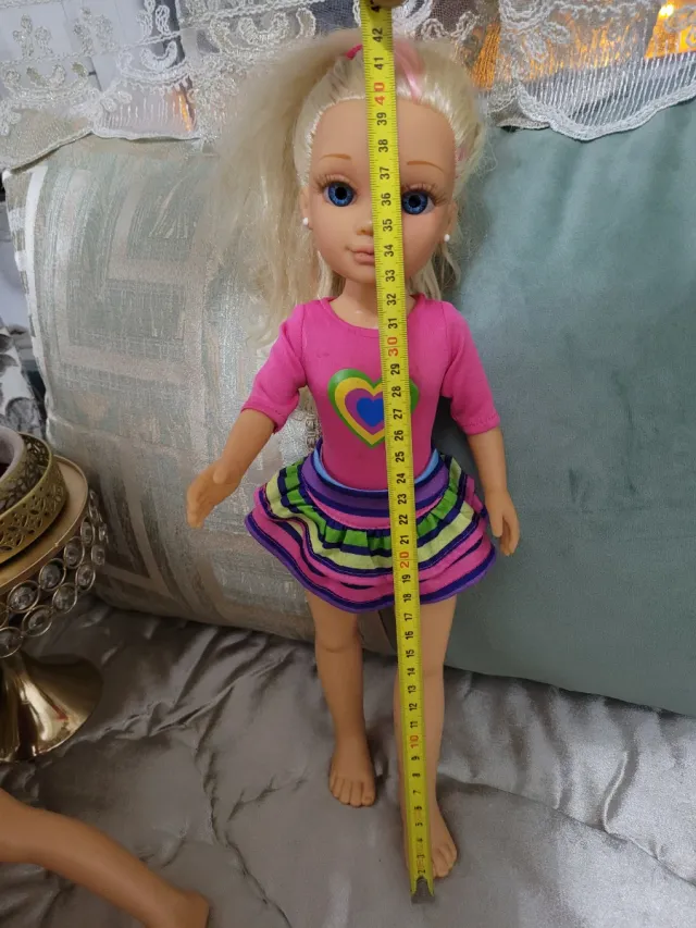 Muñeca Nancy con vestido de corazón