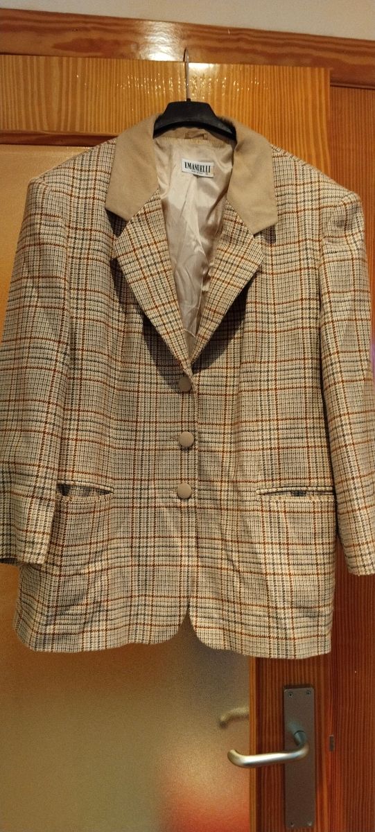 Americana cuadros beige y marrón