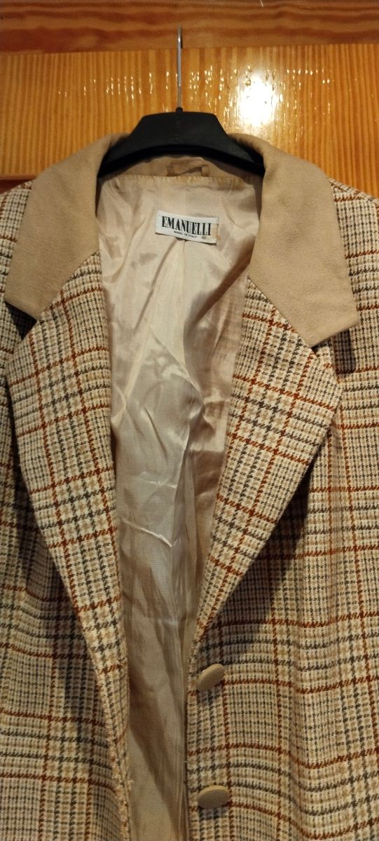 Americana cuadros beige y marrón