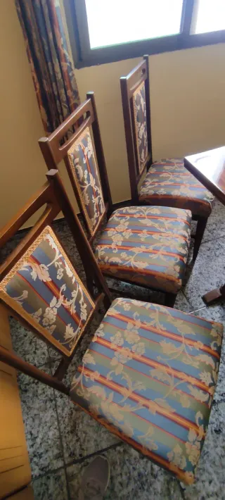 Mesa de comedor y 6 sillas