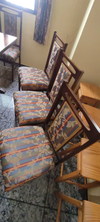 Mesa de comedor y 6 sillas