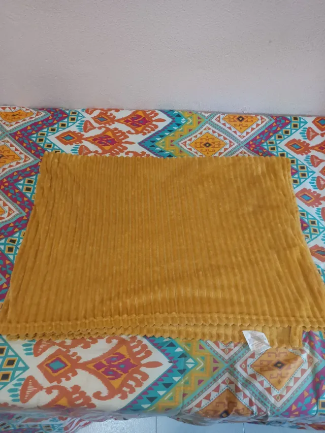 Manta de pana amarilla 1' 60×1'10