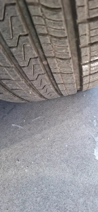 Llantas Rexton con neumáticos semi nuevos