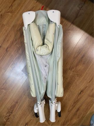 Cuna de viaje con estampado de estrellas