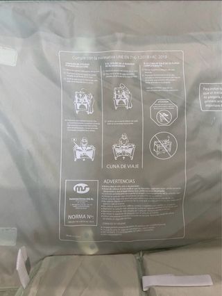 Cuna de viaje con estampado de estrellas