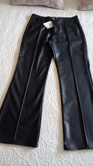 Pantalón cuero negro mujer flare