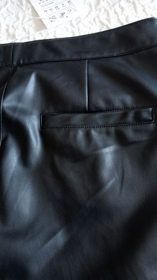 Pantalón cuero negro mujer flare