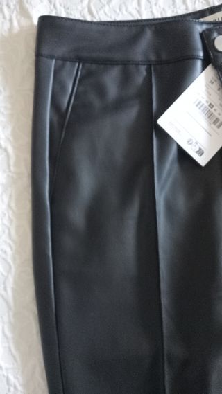 Pantalón cuero negro mujer flare