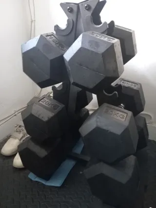 Conjunto de pesas y barra de gimnasio. Nonegociabl