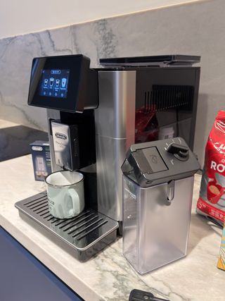 Cafetera DeLonghi PrimaDonna Soul