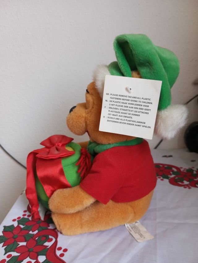 Peluche Winnie Pooh Navideño Disney