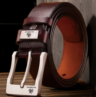 Cinturón de cuero marrón para hombre