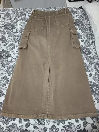 Falda vaquera midi marrón elástica