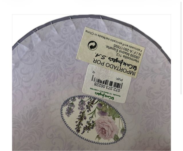 Taza y plato floral lavanda con caja